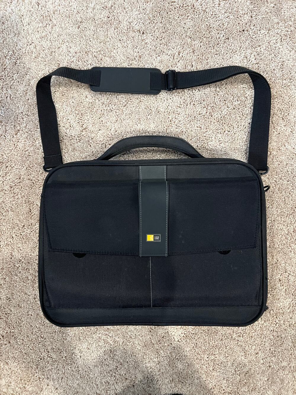 Case Logic Laptop Messenger Bag 17"x12"x3" w/ Carrying Strap Handle Black Unisex